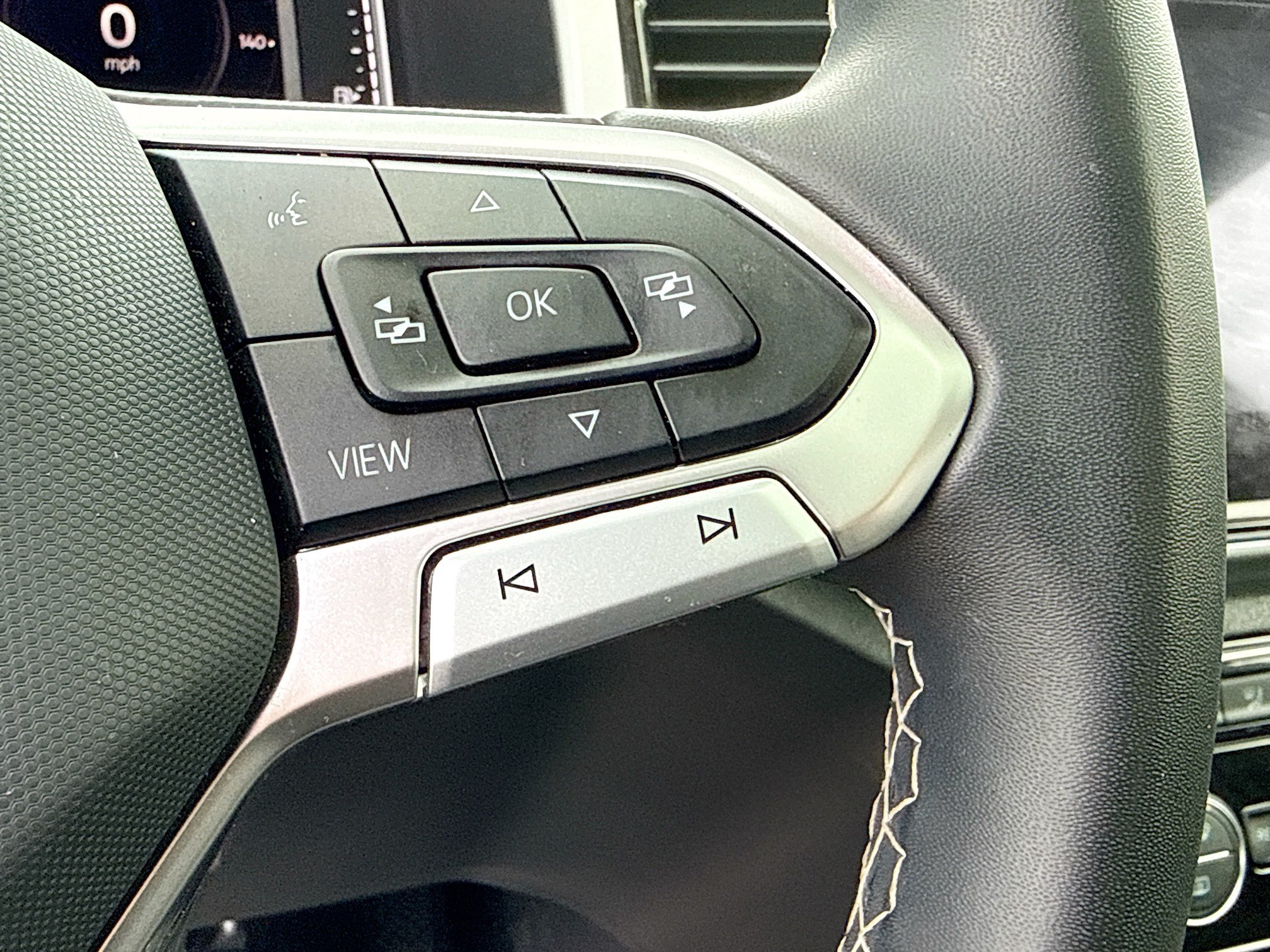 Used 2023 Volkswagen Atlas SE w/ Panoramic Sunroof Package FWD image 40