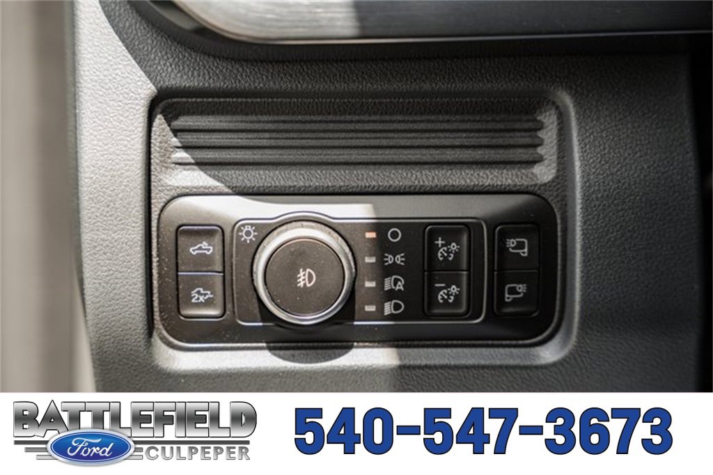 New 2026 Ford F350 Lariat w/ Chrome Package image 39