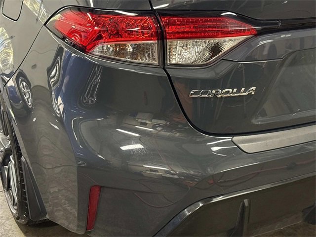 Used 2024 Toyota Corolla SE w/ SE Premium Package image 8