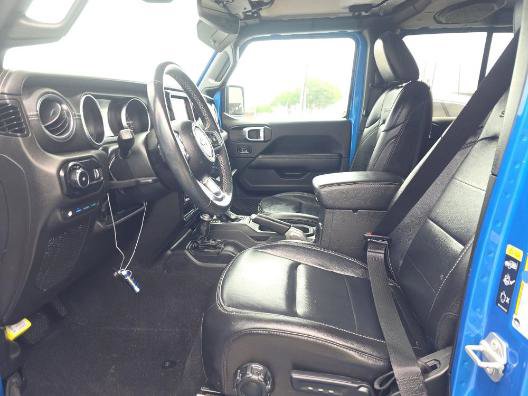 Used 2023 Jeep Wrangler Unlimited Sahara w/ Cold Weather Group AWD/4WD image 4