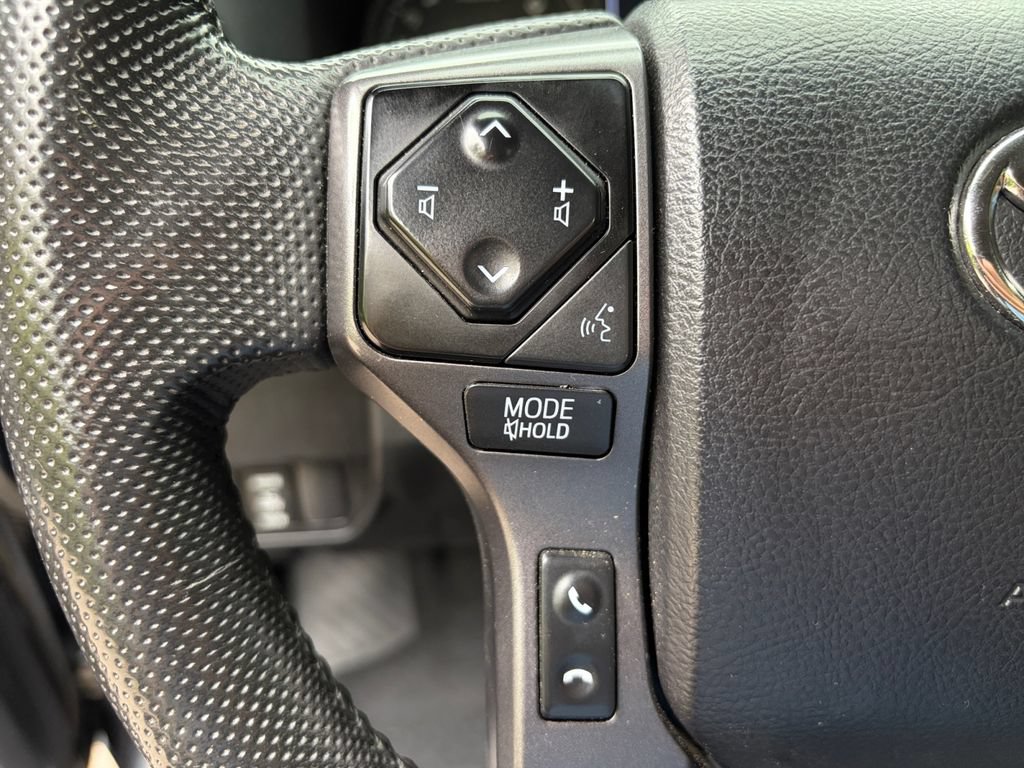 Used 2022 Toyota Tacoma TRD Off-Road w/ Technology Package AWD/4WD image 20