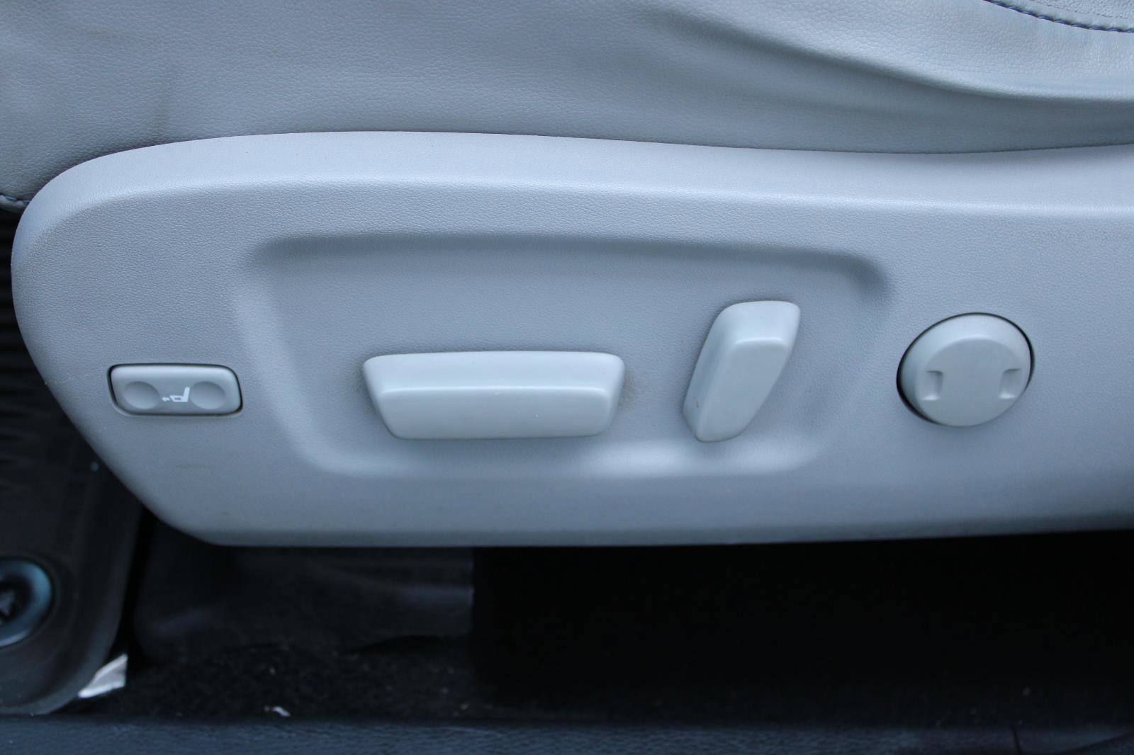 Used 2017 Toyota Highlander XLE image 35