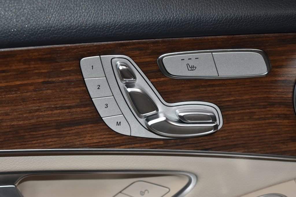 Used 2022 Mercedes-Benz GLC 300 4MATIC image 5