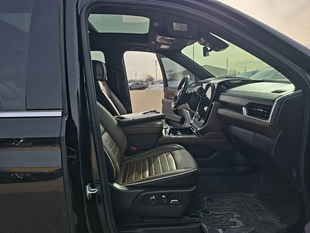 Used 2025 GMC Yukon XL Denali Ultimate image 20