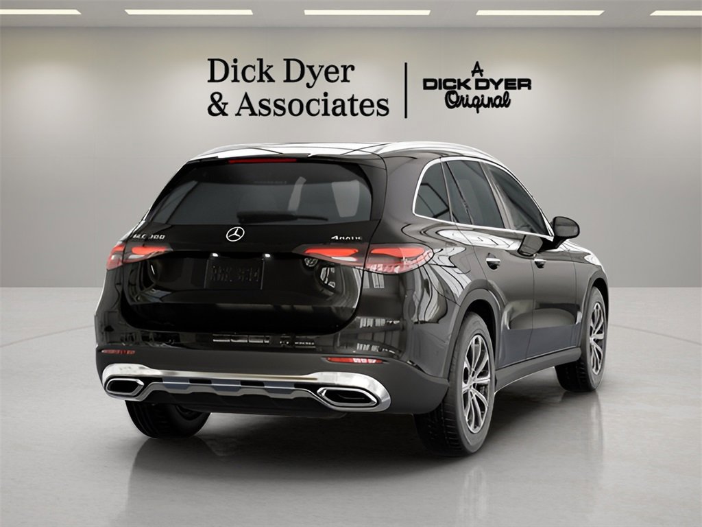 Used 2025 Mercedes-Benz GLC 300 4MATIC image 8