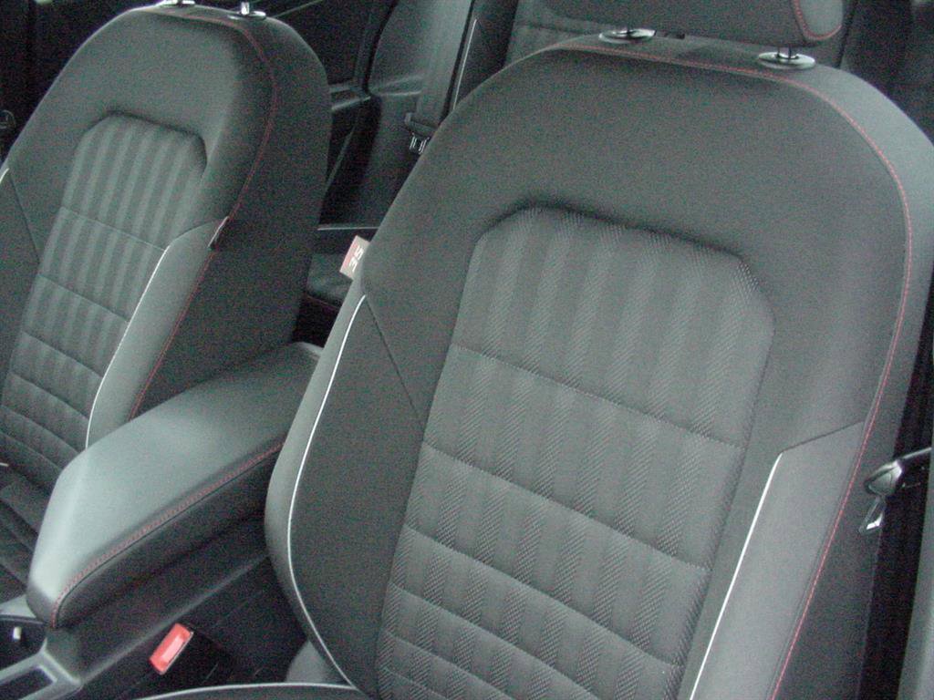 Used 2019 Volkswagen Jetta GLI image 12