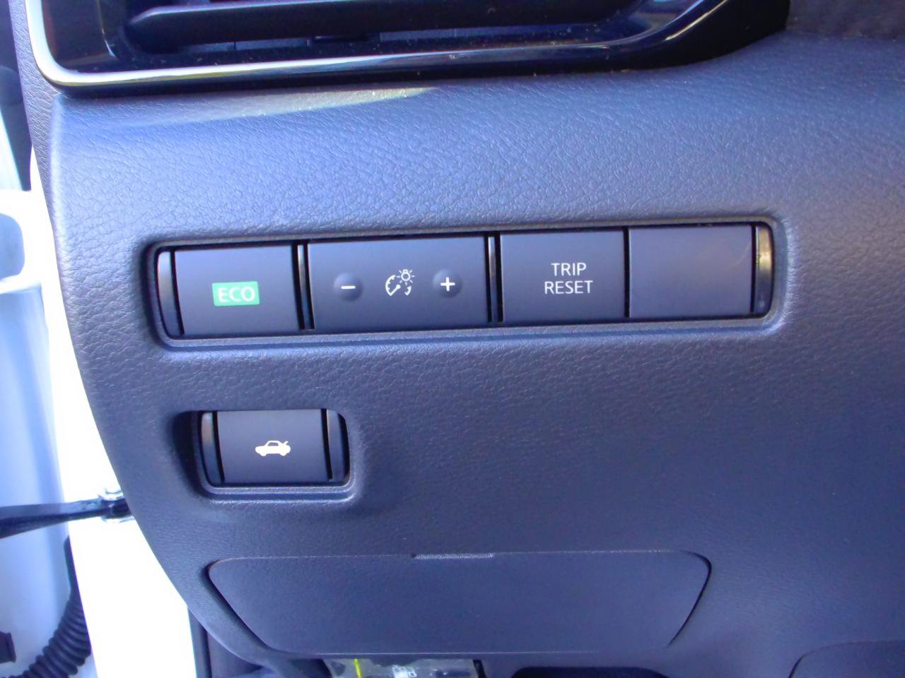 Used 2025 Nissan Sentra SV FWD image 15