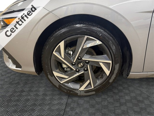 Certified 2025 Hyundai Elantra Sport image 14