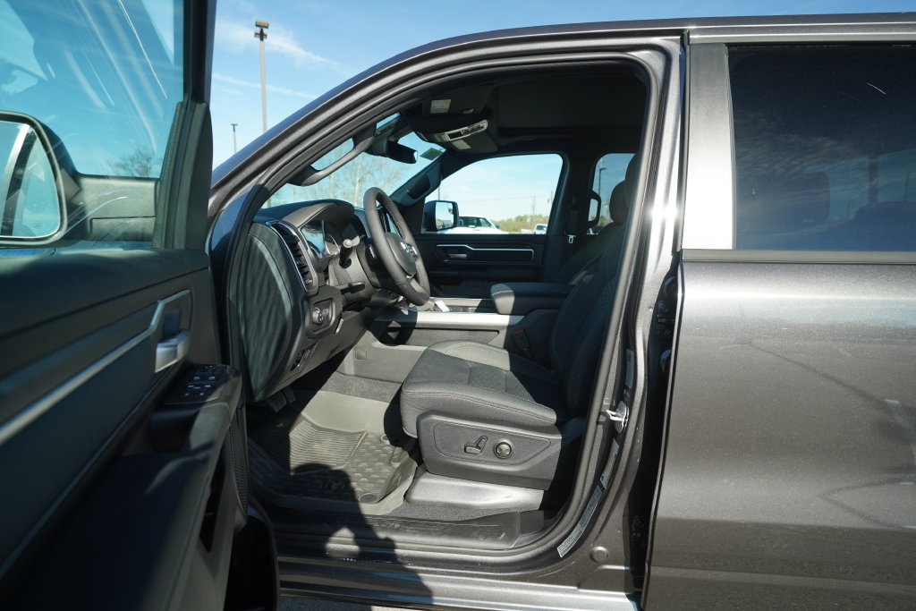 New 2026 RAM 1500 Big Horn AWD/4WD image 13