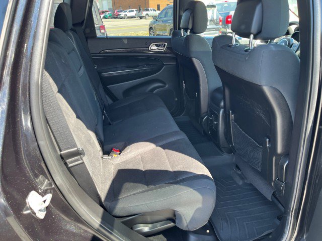 Used 2012 Jeep Grand Cherokee Laredo w/ Laredo E Group AWD/4WD image 18