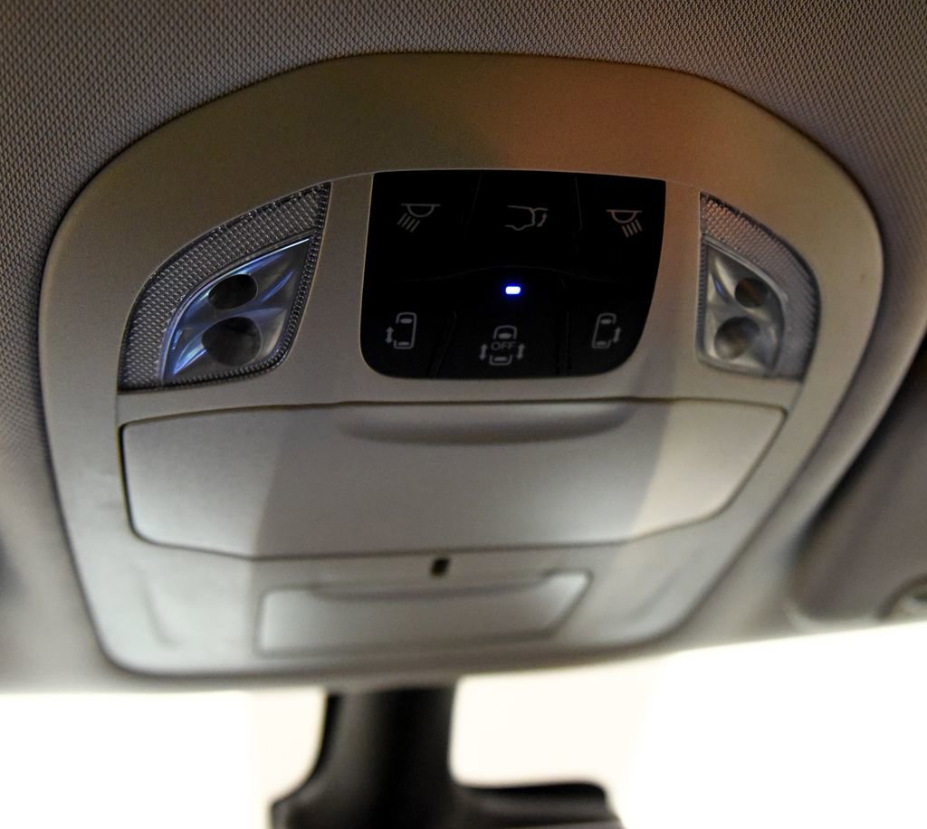 Used 2023 Chrysler Pacifica Touring-L image 29