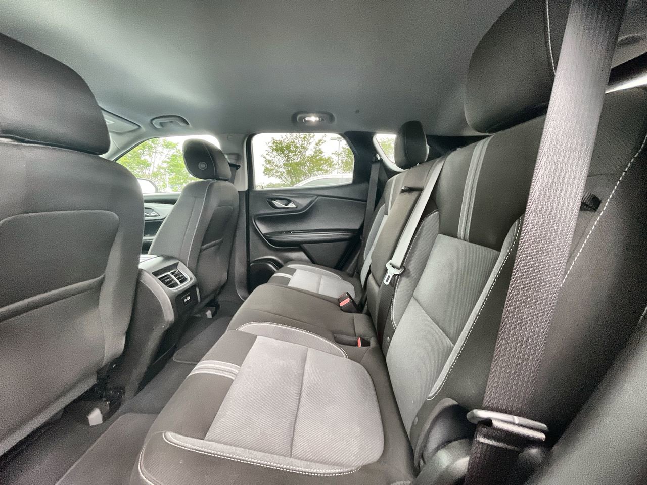 Used 2025 Chevrolet Blazer LT FWD image 24