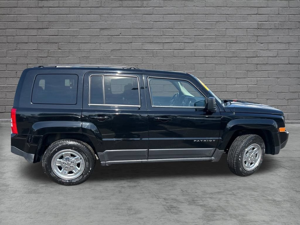 Used 2017 Jeep Patriot Sport w/ Power Value Group FWD image 10