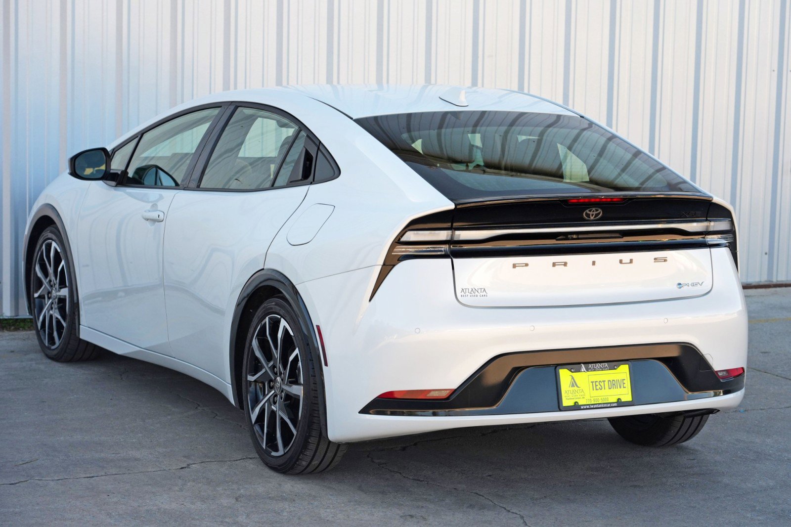 Used 2025 Toyota Prius Plug-In Hybrid XSE FWD image 47