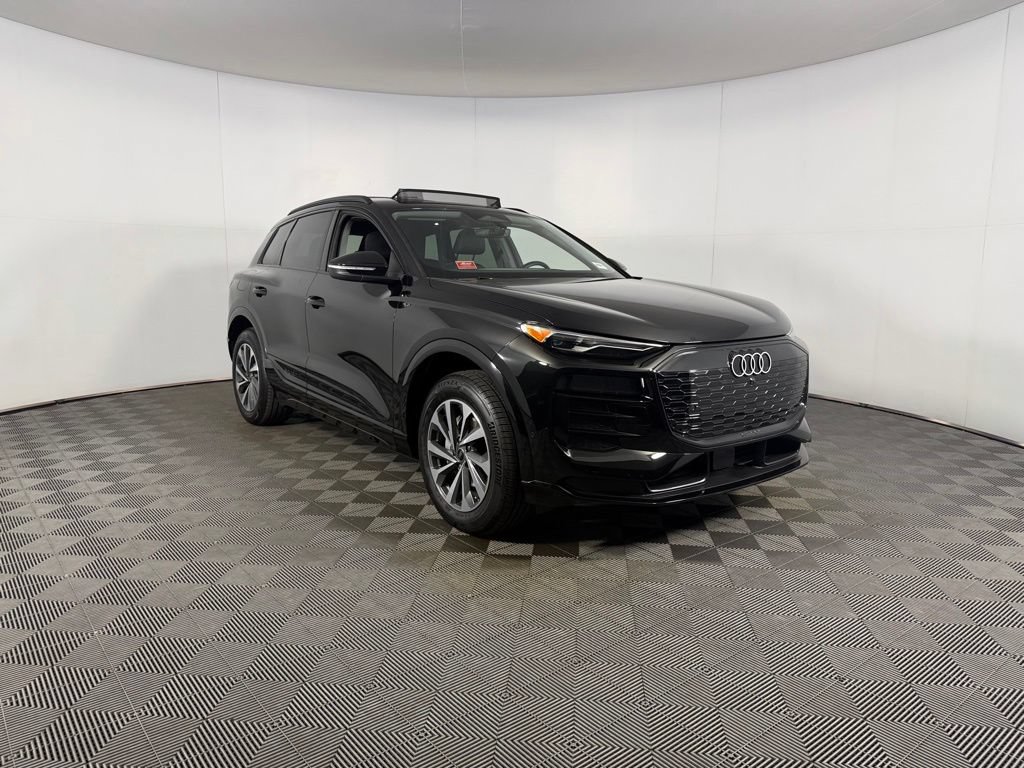 Used 2025 Audi Q6 e-tron Premium w/ Convenience Package AWD/4WD image 3