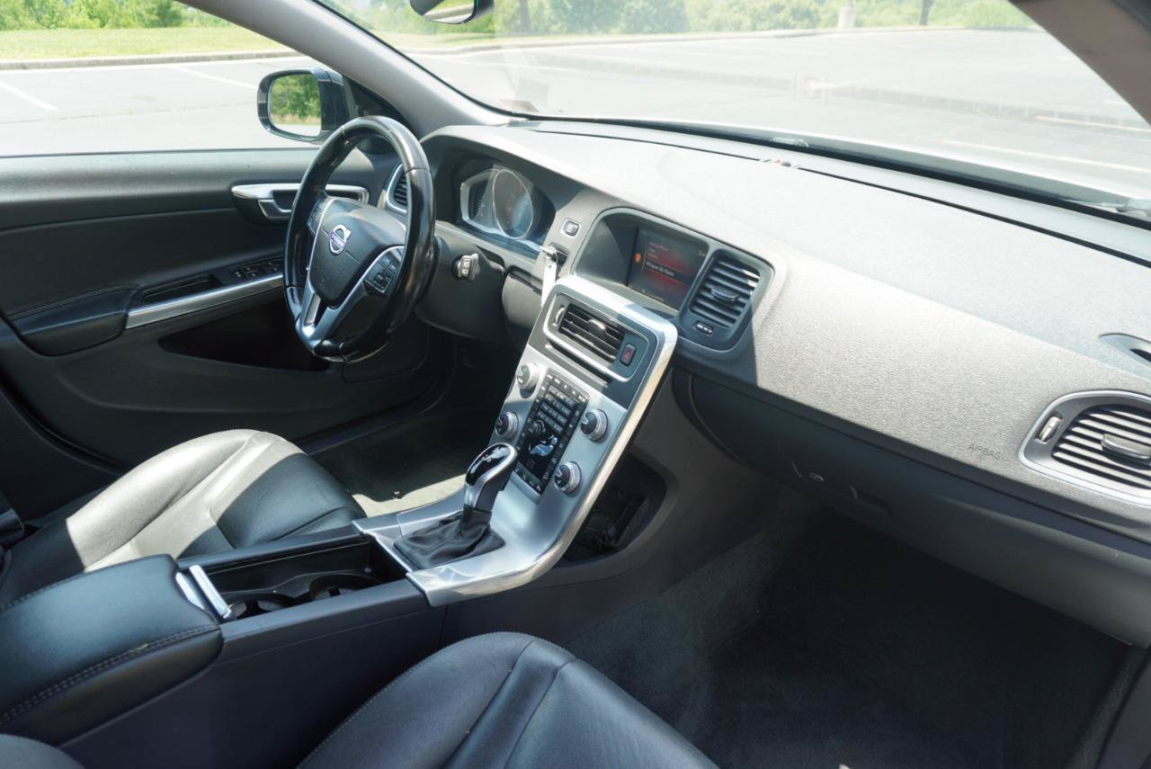 Used 2018 Volvo V60 T5 Cross Country w/ Convenience Package AWD/4WD image 24