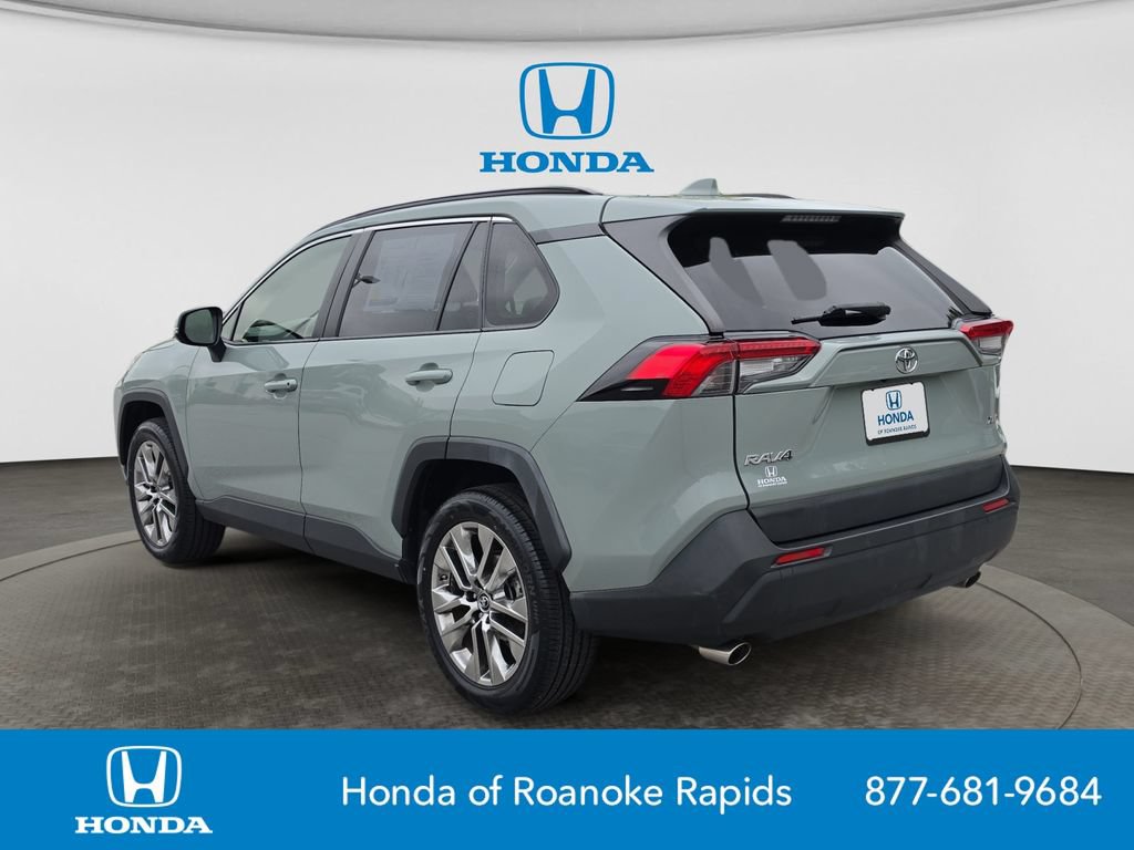 Used 2019 Toyota RAV4 XLE Premium FWD image 3