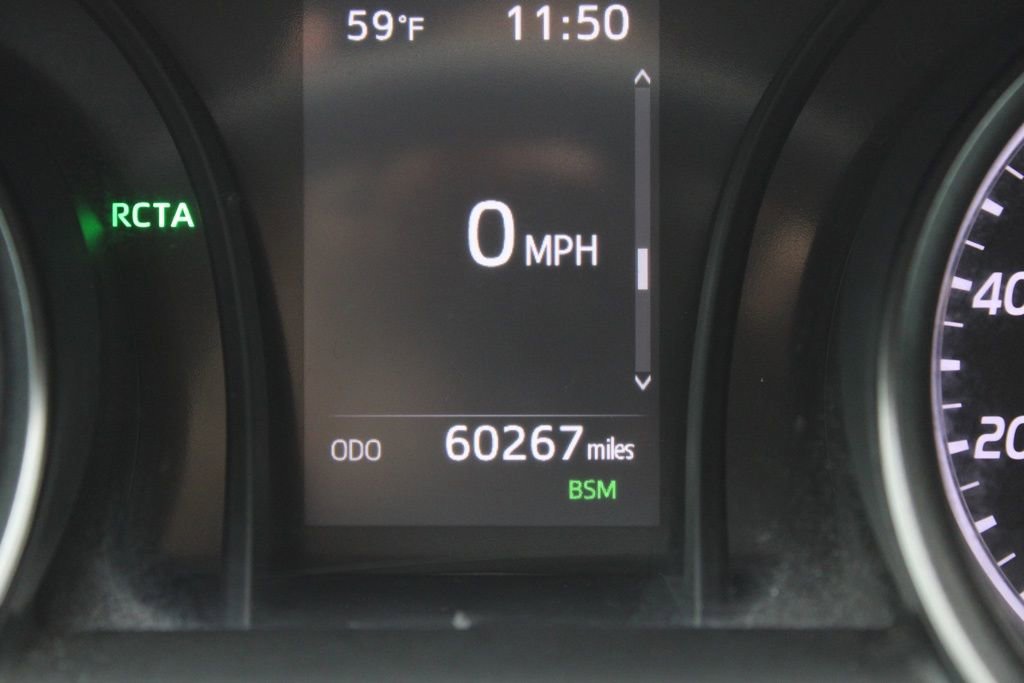 Used 2021 Toyota Camry SE w/ Blackout Package (TMS) image 32