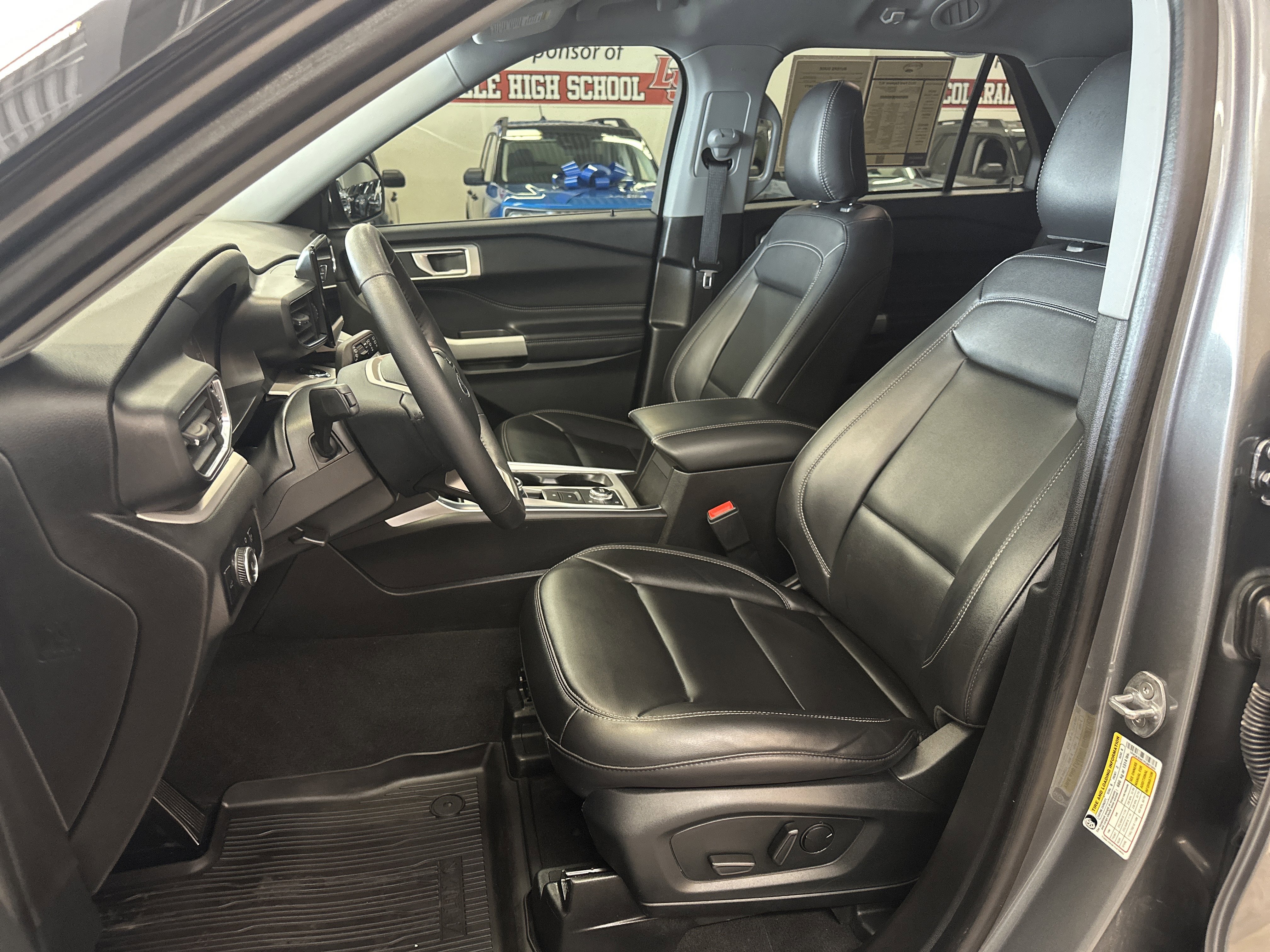 Used 2023 Ford Explorer XLT w/ Equipment Group 202A image 4