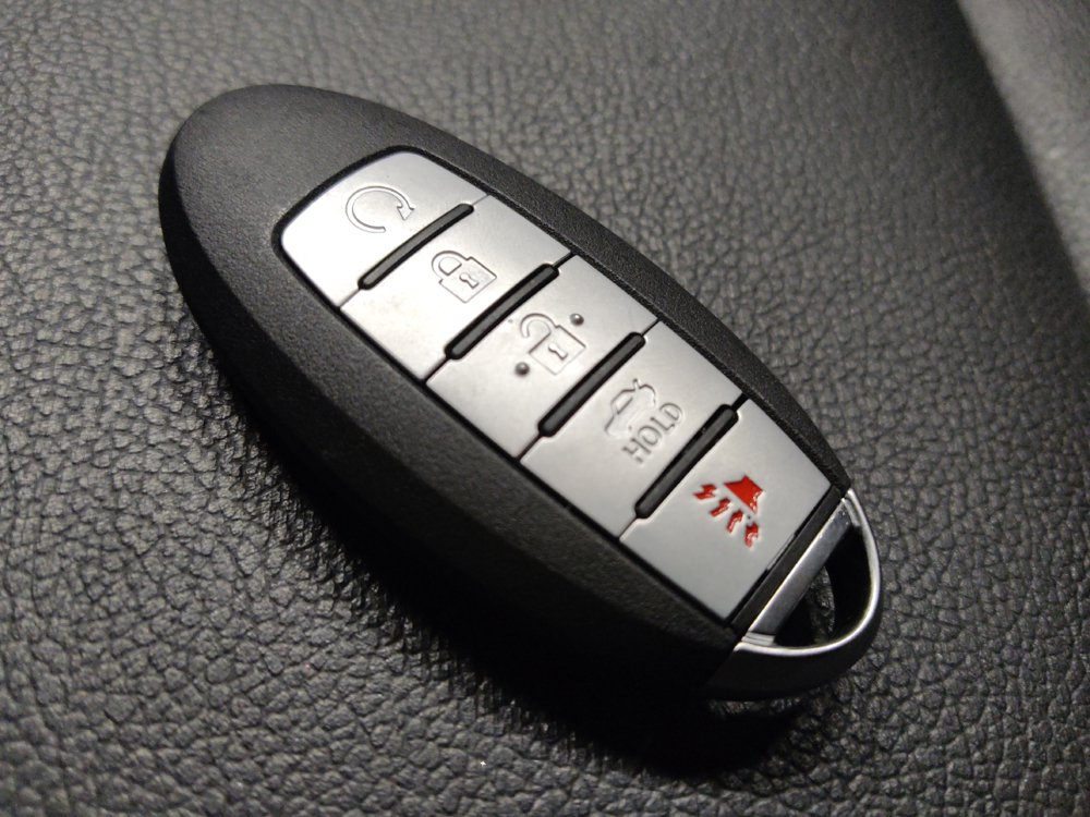 Used 2023 Nissan Kicks SR w/ SR Premium Package FWD image 32