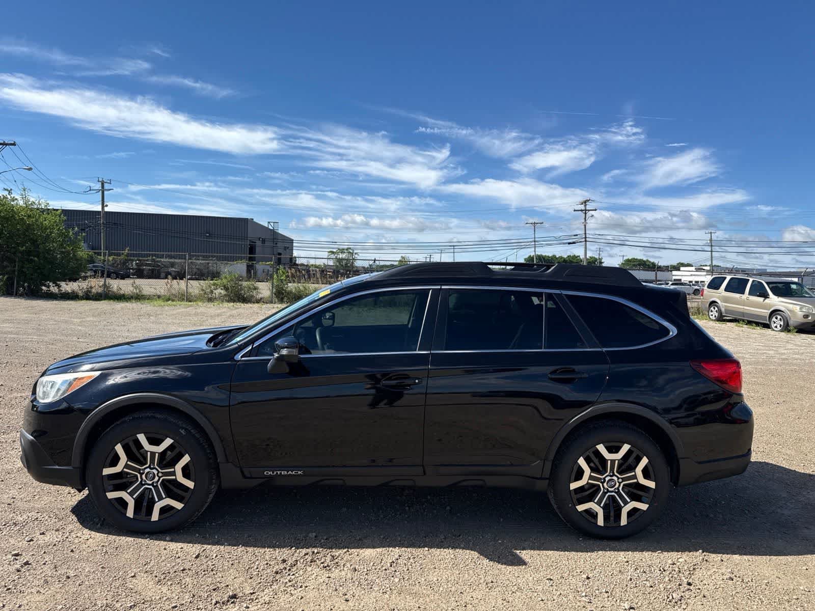 Used 2017 Subaru Outback 3.6R Limited AWD/4WD image 12
