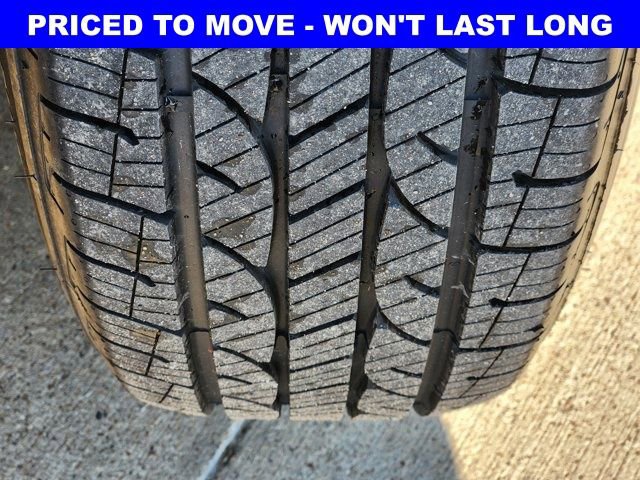 Used 2024 Chevrolet Equinox LS w/ LS Convenience Package image 18