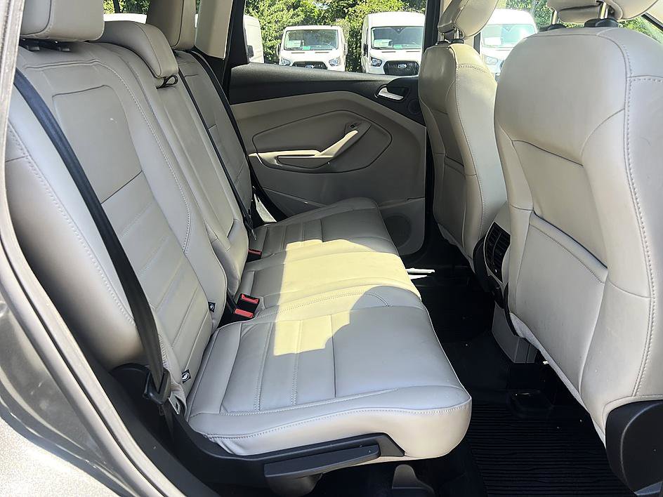 Used 2019 Ford Escape Titanium AWD/4WD image 23