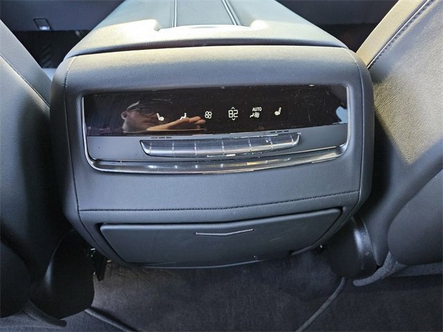 Used 2023 Cadillac Escalade ESV Premium Luxury image 11