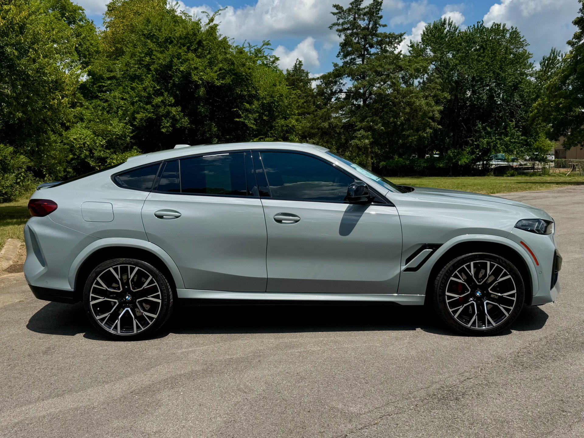 Used 2024 BMW X6 M Competition w/ Executive Package image 7