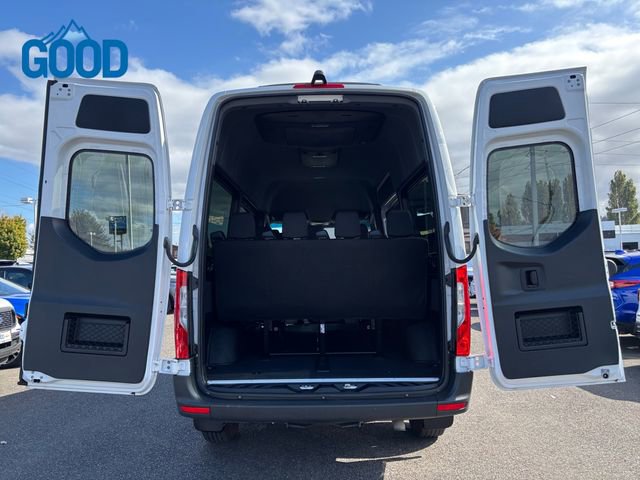 Used 2024 Mercedes-Benz Sprinter 2500 image 24