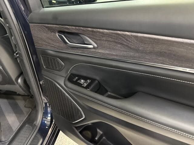 Used 2023 Jeep Grand Cherokee L Overland AWD/4WD image 68