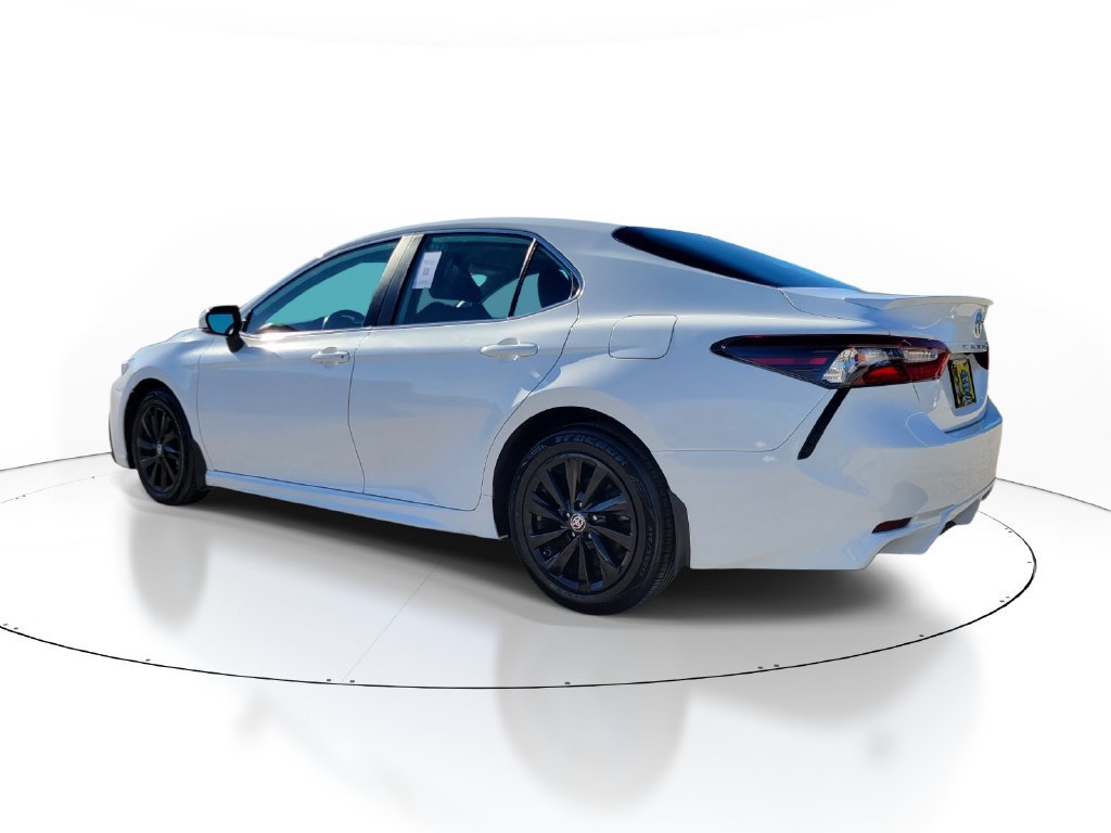 Used 2024 Toyota Camry SE FWD image 3