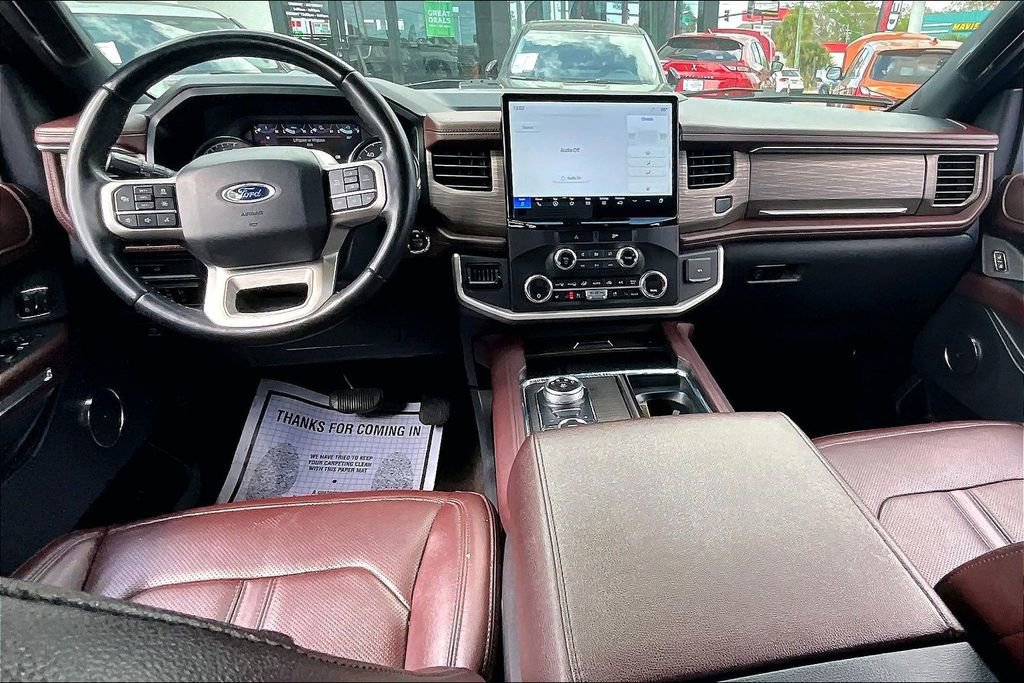 Used 2023 Ford Expedition Limited image 7