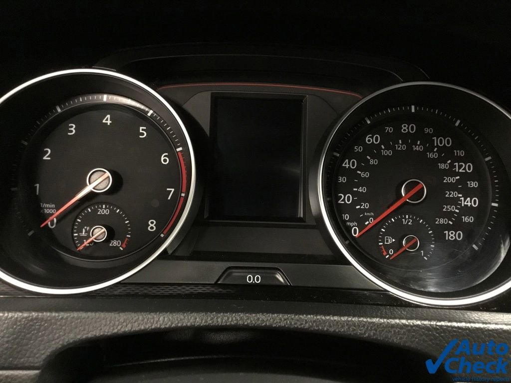 Used 2017 Volkswagen GTI SE image 41