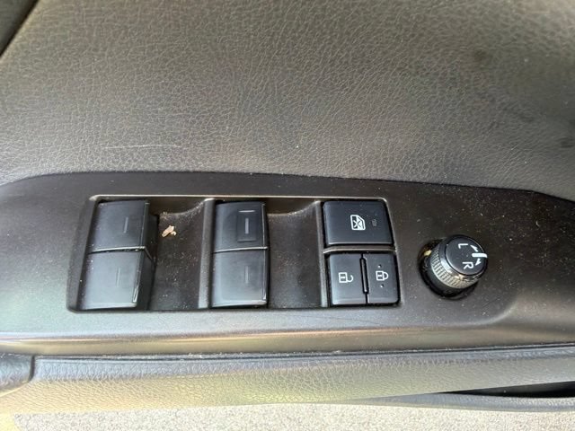 Used 2022 Toyota Camry LE FWD image 18