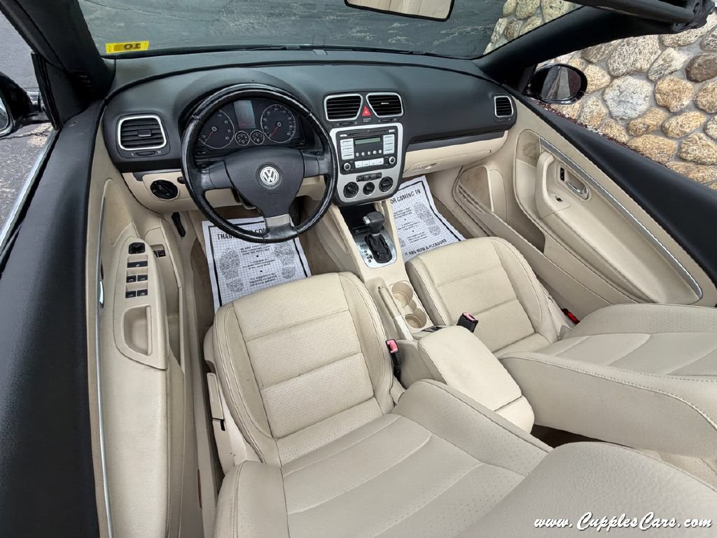 Used 2008 Volkswagen Eos 2.0T FWD image 22