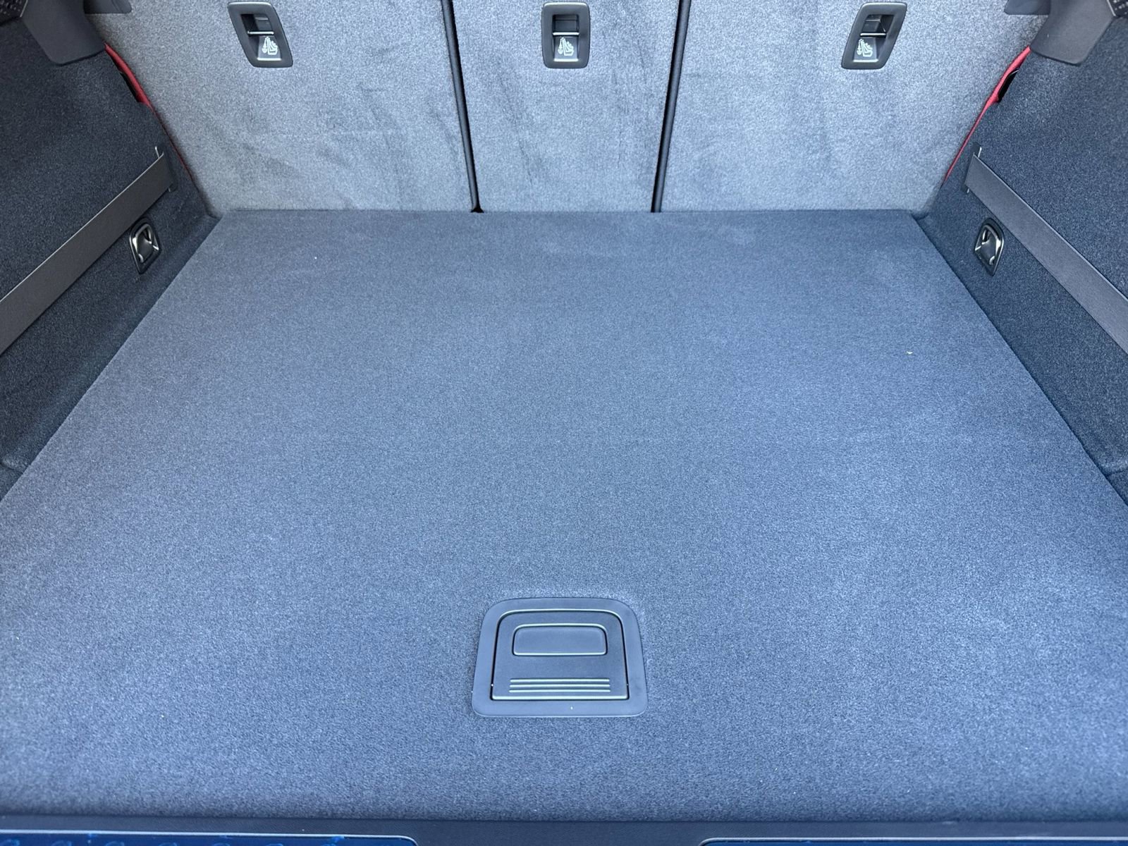 New 2025 Porsche Macan Turbo Electric image 17