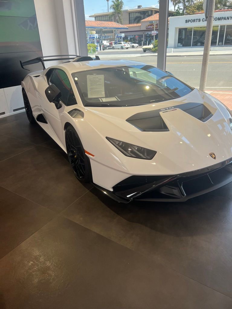 Used 2022 Lamborghini Huracan STO image 3