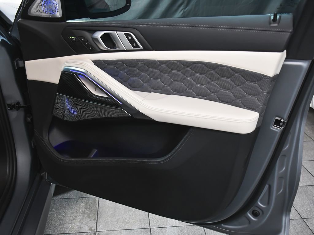 Used 2024 BMW X6 M Competition w/ Executive Package AWD/4WD image 17