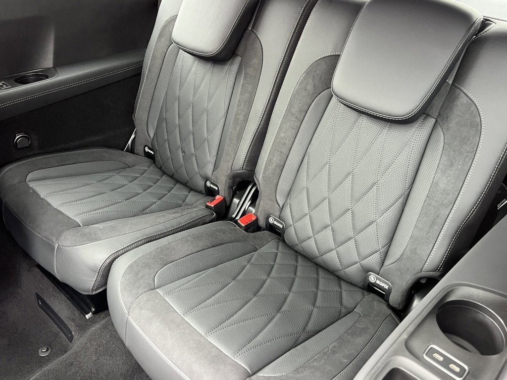 Used 2024 Mercedes-Benz GLS 63 AMG 4MATIC image 21