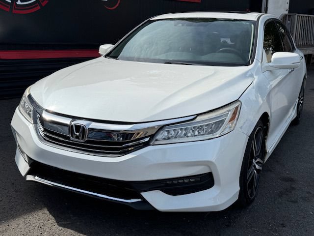 Used 2017 Honda Accord Touring image 1