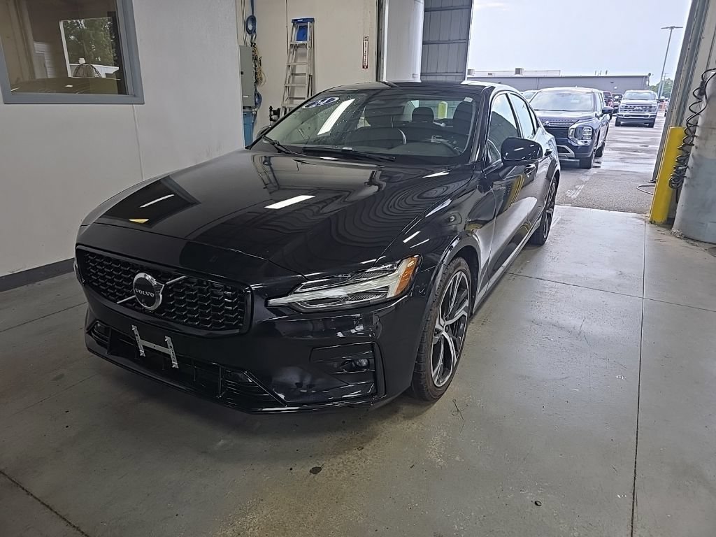 Used 2024 Volvo S60 B5 Plus w/ Climate Package AWD/4WD image 2
