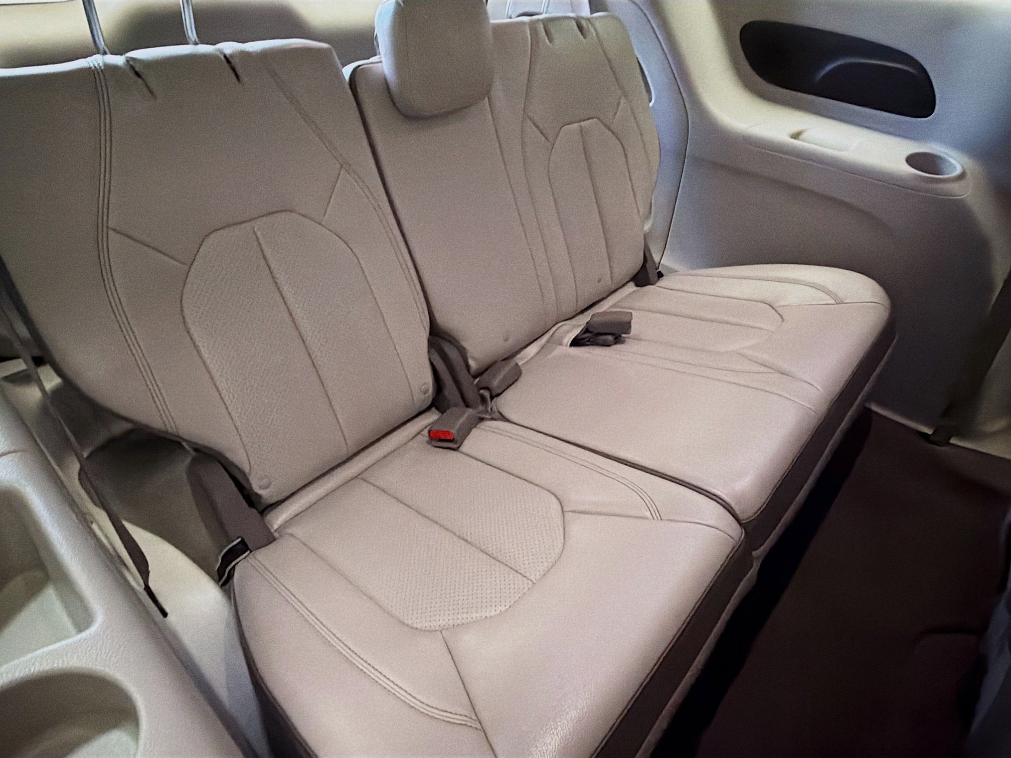 Used 2018 Chrysler Pacifica Touring-L Plus w/ Advanced Safetytec Group image 14