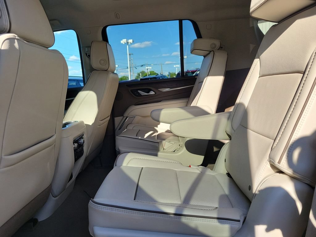 Used 2024 GMC Yukon Denali AWD/4WD image 15