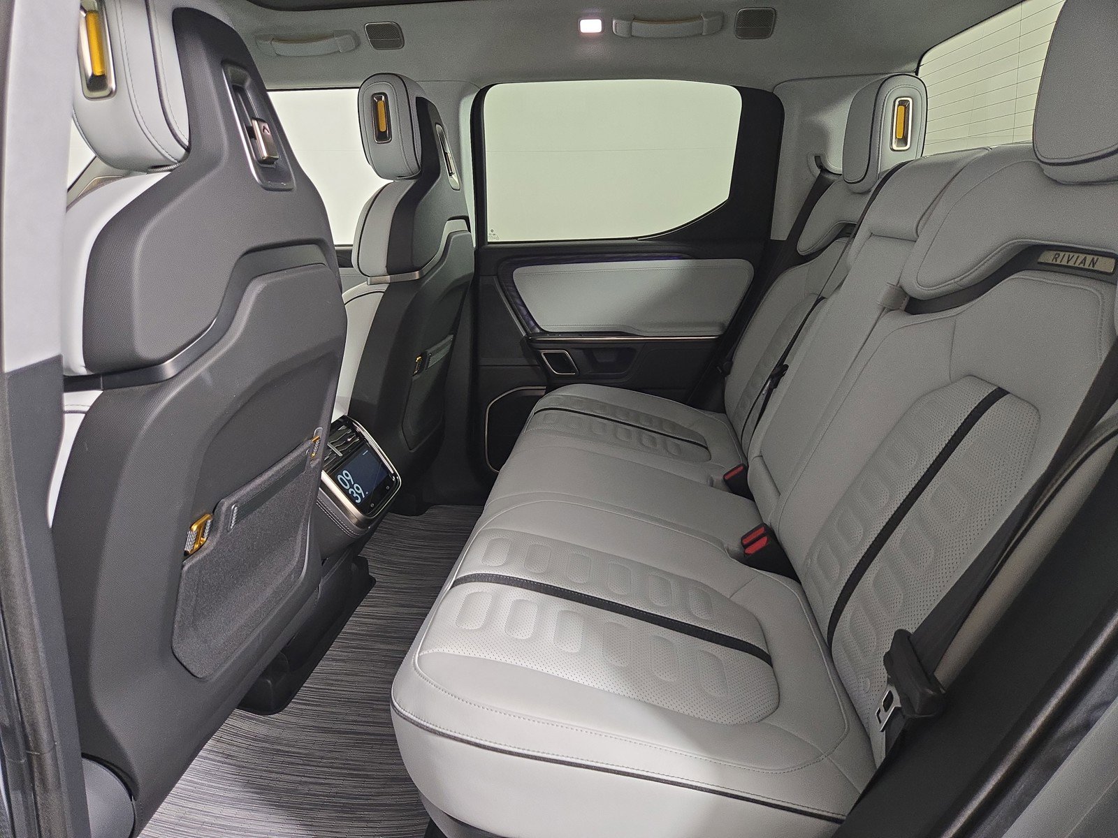 Used 2023 Rivian R1T Adventure AWD/4WD image 21
