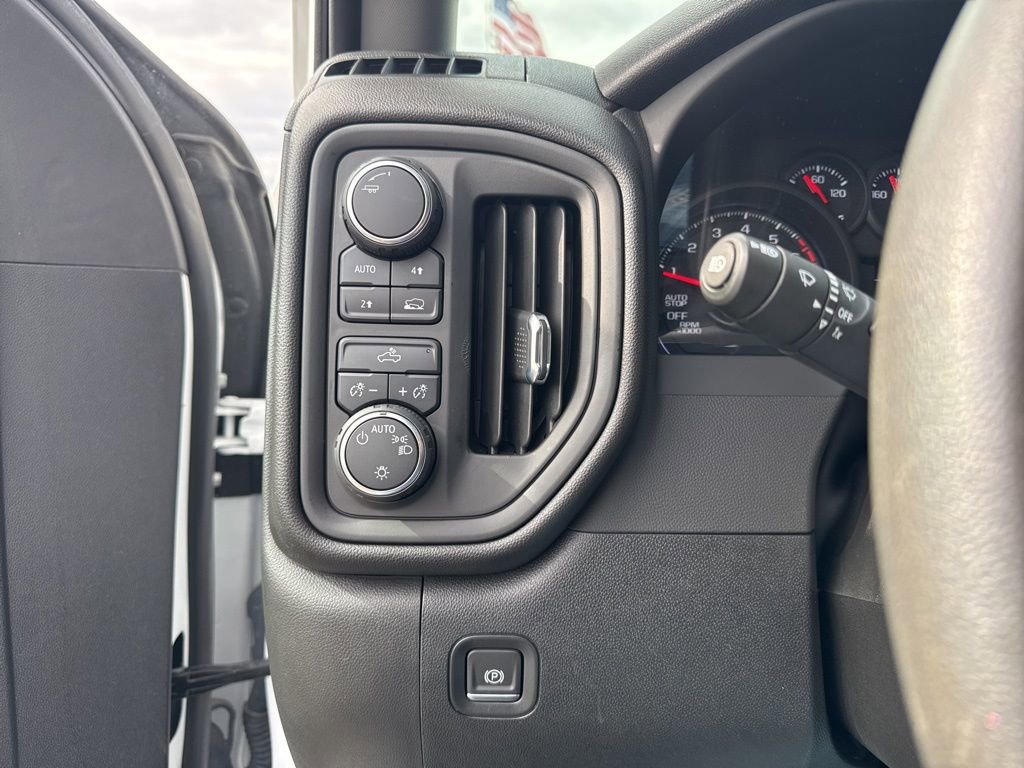 Used 2024 Chevrolet Silverado 1500 Custom image 22