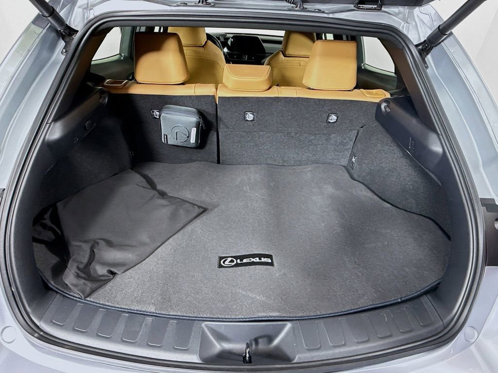 Certified 2025 Lexus UX 300h FWD image 27