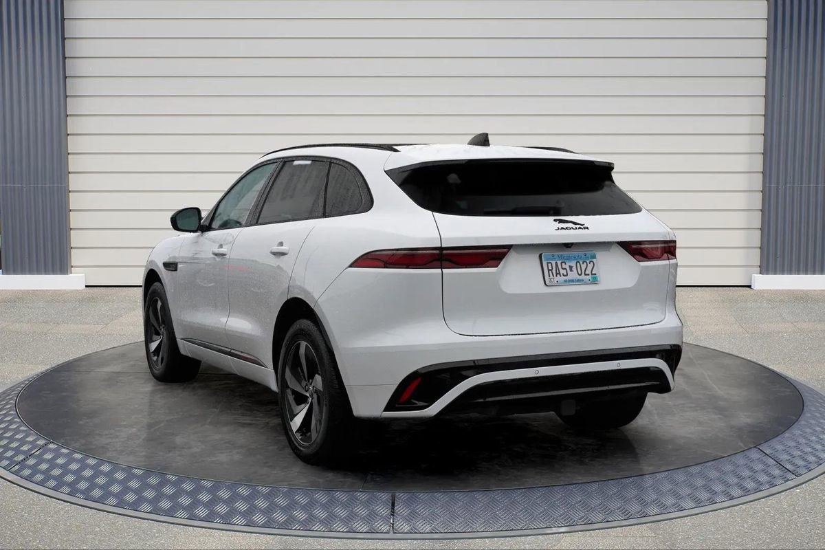 Used 2025 Jaguar F-PACE R-Dynamic S image 5