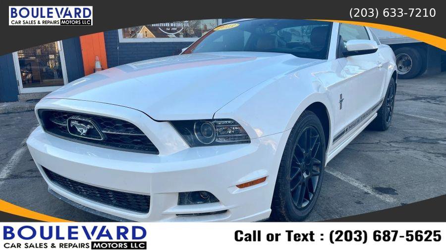 Used 2013 Ford Mustang Premium image 3