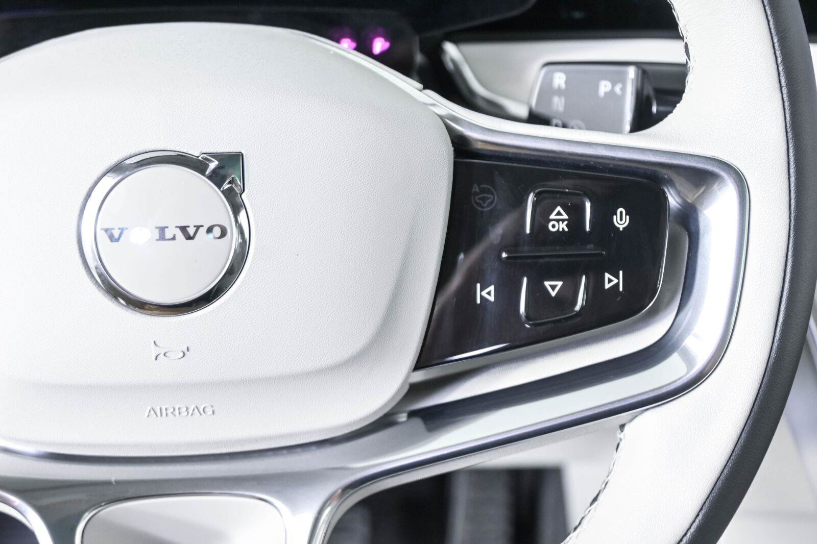 Used 2025 Volvo EX90 Ultra AWD/4WD image 11